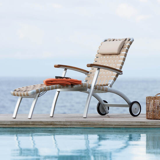United States Deck Chair with Wheels and Long Footrest