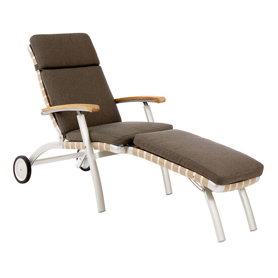 Cushion United States Deck Chair with Long Footrest design