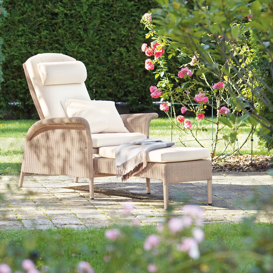 Savannah Deck Chair with Pull Out Footrest more Garpa