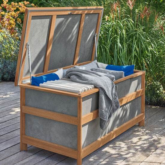 Aven Cushion Chest M