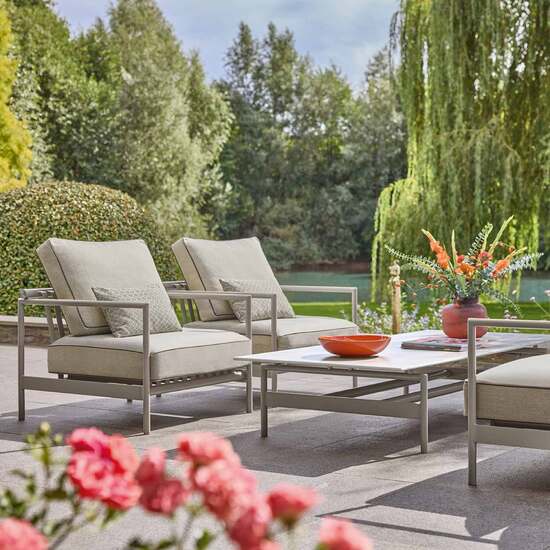 Loreto Three-Seater incl. cushions in the design Sinfonia Gris