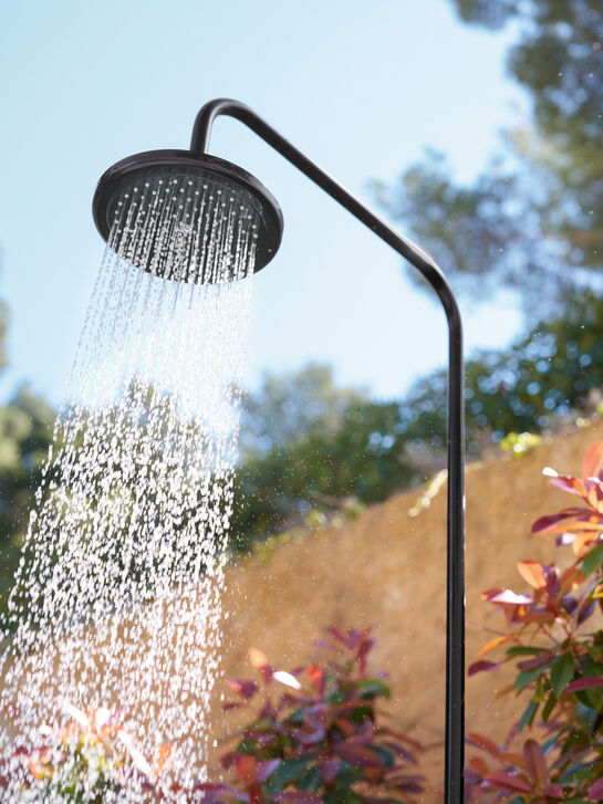 Fontenay Garden Shower with ground spike
