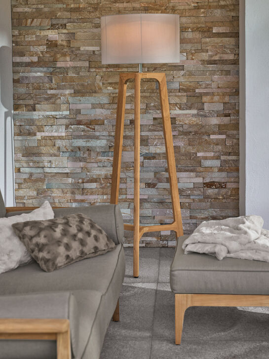 Gleam Solar Outdoor Lamp